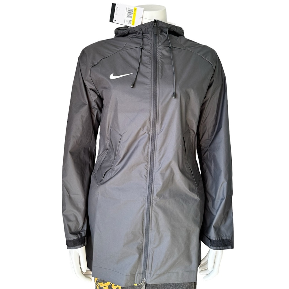 NIKE WINDBREAKER